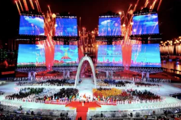 用动画做展览展示，年收入6.4亿元的凡拓要创业板上市