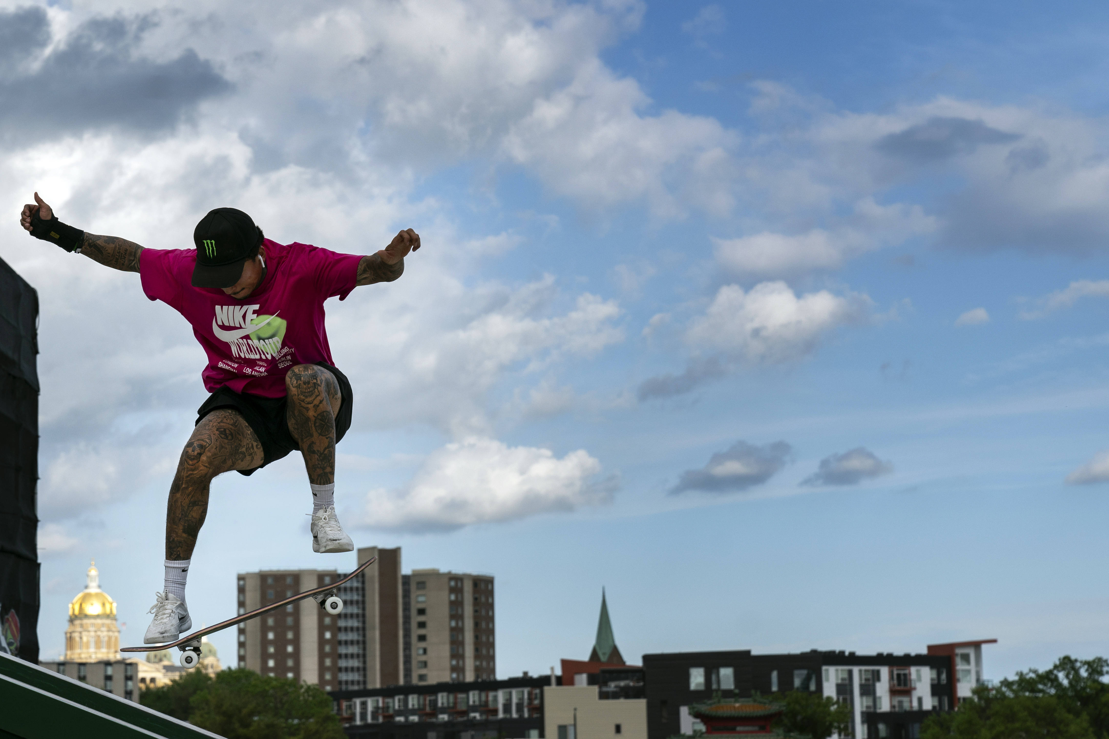 尼亚·休斯敦(nyjah huston),美国在竞技滑板运动届,尼亚·休斯顿是