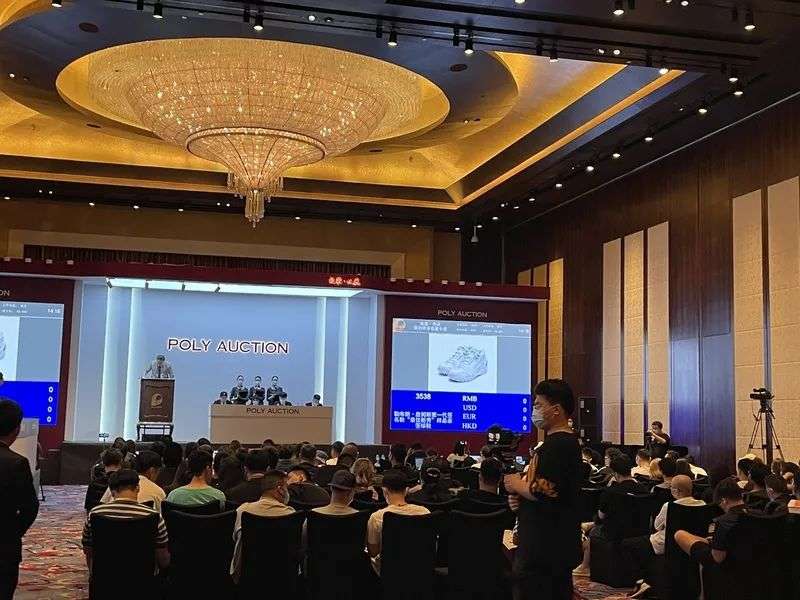 “炒鞋热”退烧，球鞋拍卖“新贵登场”？