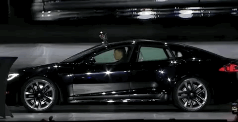 红鼻子马斯克亲自试驾，特斯拉最快车型Model S Plaid交付