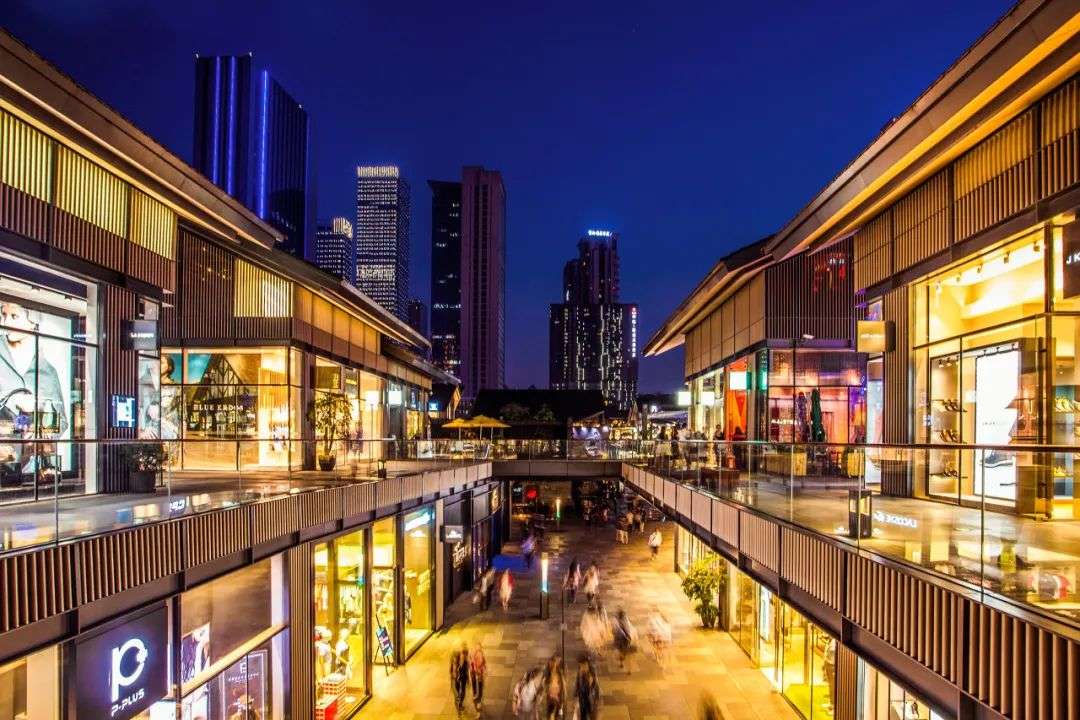 ifs国际金融中心,成都最高端的超甲级写字楼之一.