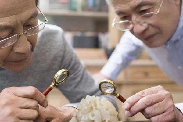 当古玩圈拥抱互联网：从手抡铁锤到在线判刑