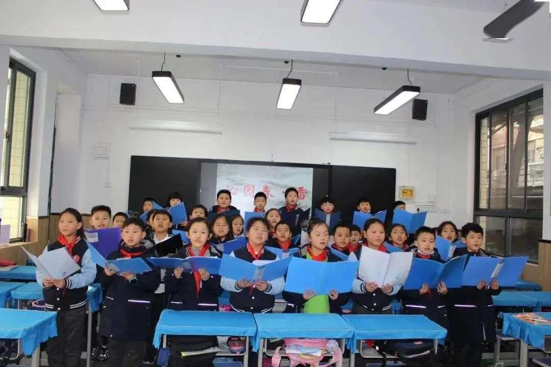 智慧教学与多彩活动并重，伏牛路小学巧用欧帝智慧教室互动黑板