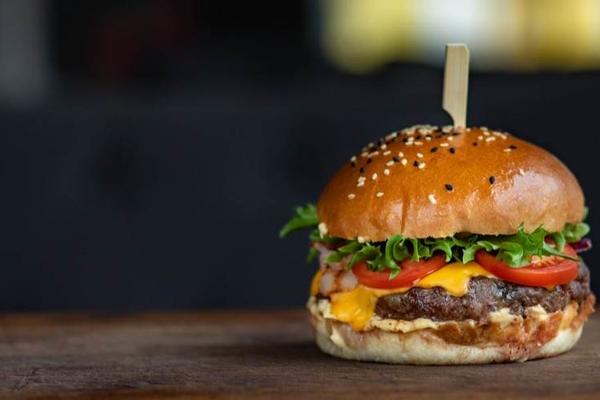 让关晓彤“翻车”的植物肉，凭啥打动消费者？