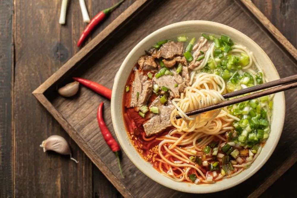 VC爱上街头小吃
