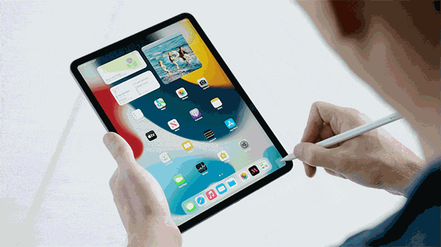 分屏多任务、快速记笔记，还有 TouchBar？iPadOS 15 让 iPad 配件更强了