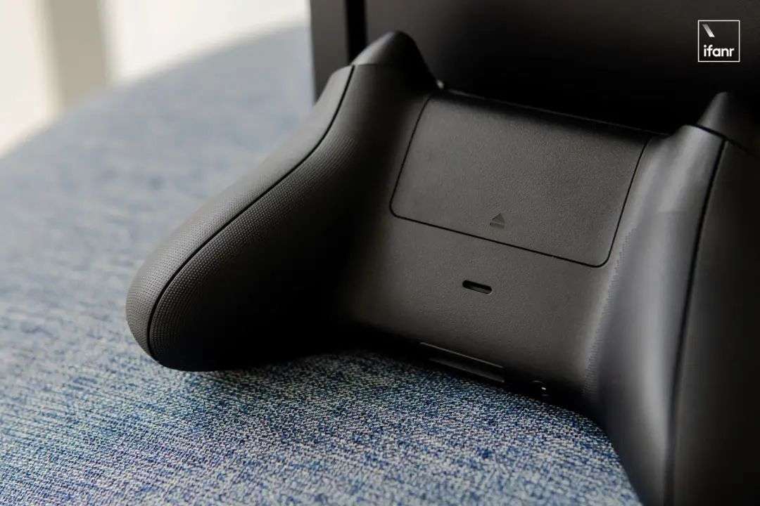 微软 Xbox Series X 主机体验：畅玩 3A 游戏小菜一碟，XGP 会员服务才是亮点