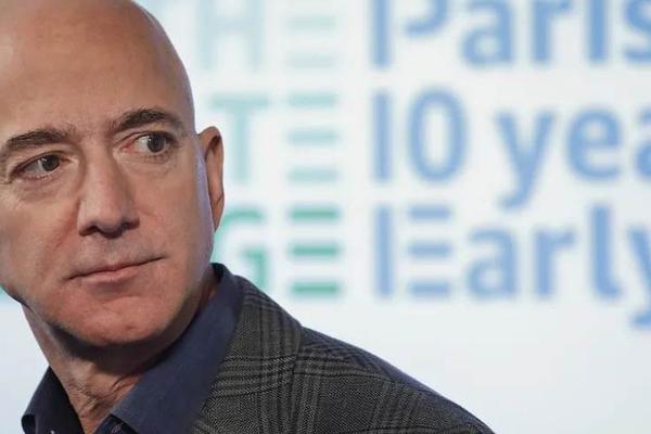 被嫌弃的首富贝索斯的一生