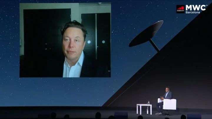 在这场展会上，我们看到了能「救命」的 T 恤，160W 有线充电的手机