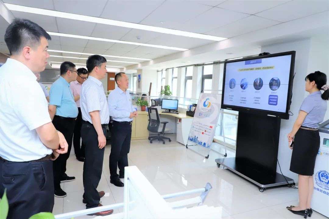 陈辉调研能源金贸区重点项目建设进展和自贸区建设发展情况