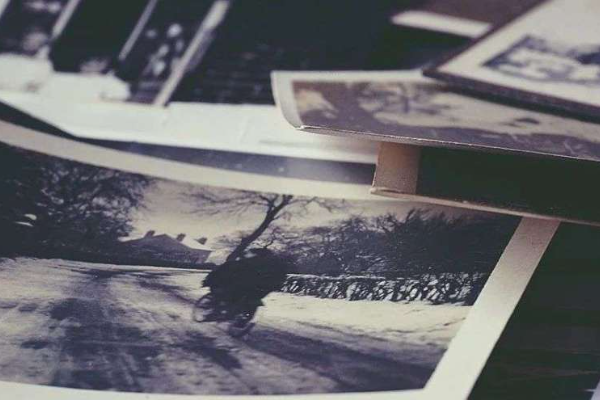 AI修复老照片，让历史“活”过来