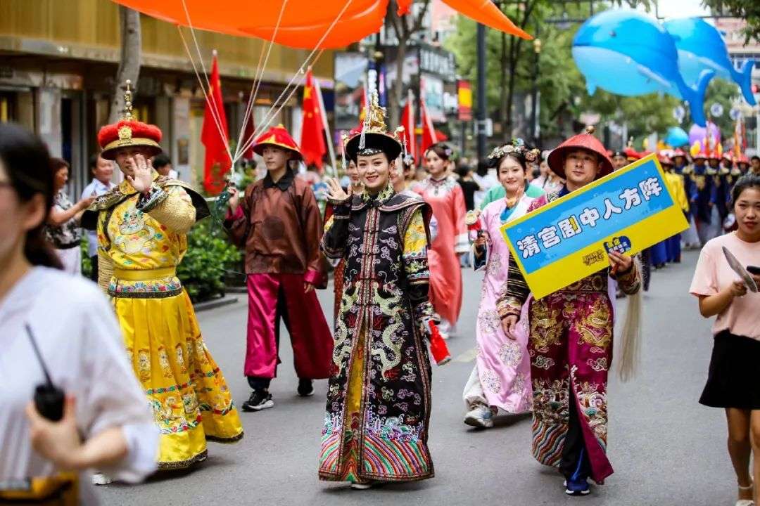 横店再现火热开机潮，影视行业正在走出“至暗时刻”