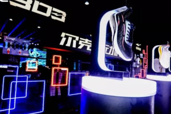 400一双的人工肌肉跑鞋，能否扩大鸿星尔克“科技牌”赢面？