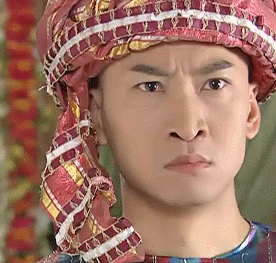 毕竟,从"紫薇等一下"那张图走红后,尔康的人设就已经从睿智,冷静又