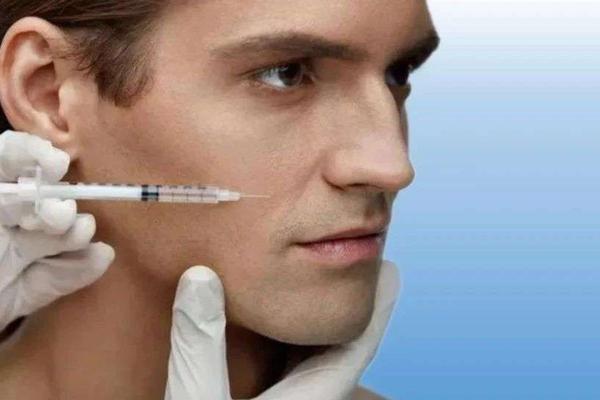 当男性开始追求“貌美如花”