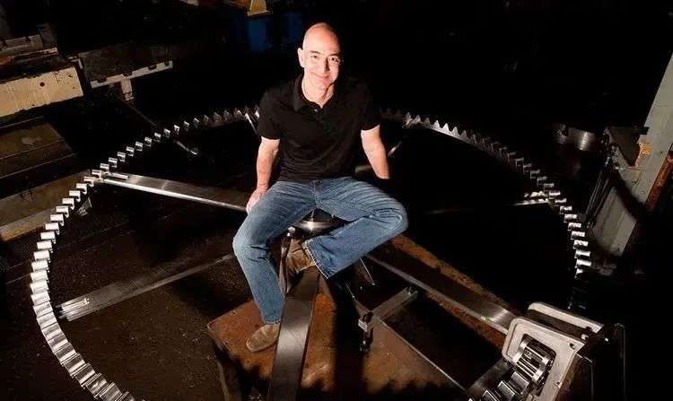 贝索斯“上天”：揭秘全球首富的家族办公室