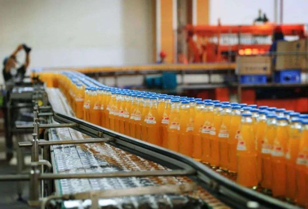 1948年,一位姓李的老板在天津汽水厂买了一套汽水生产设备.