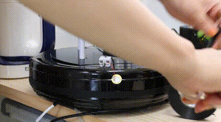 暴躁扫地机器人“口吐芬芳”火出圈，精通三国语言擅长东北话