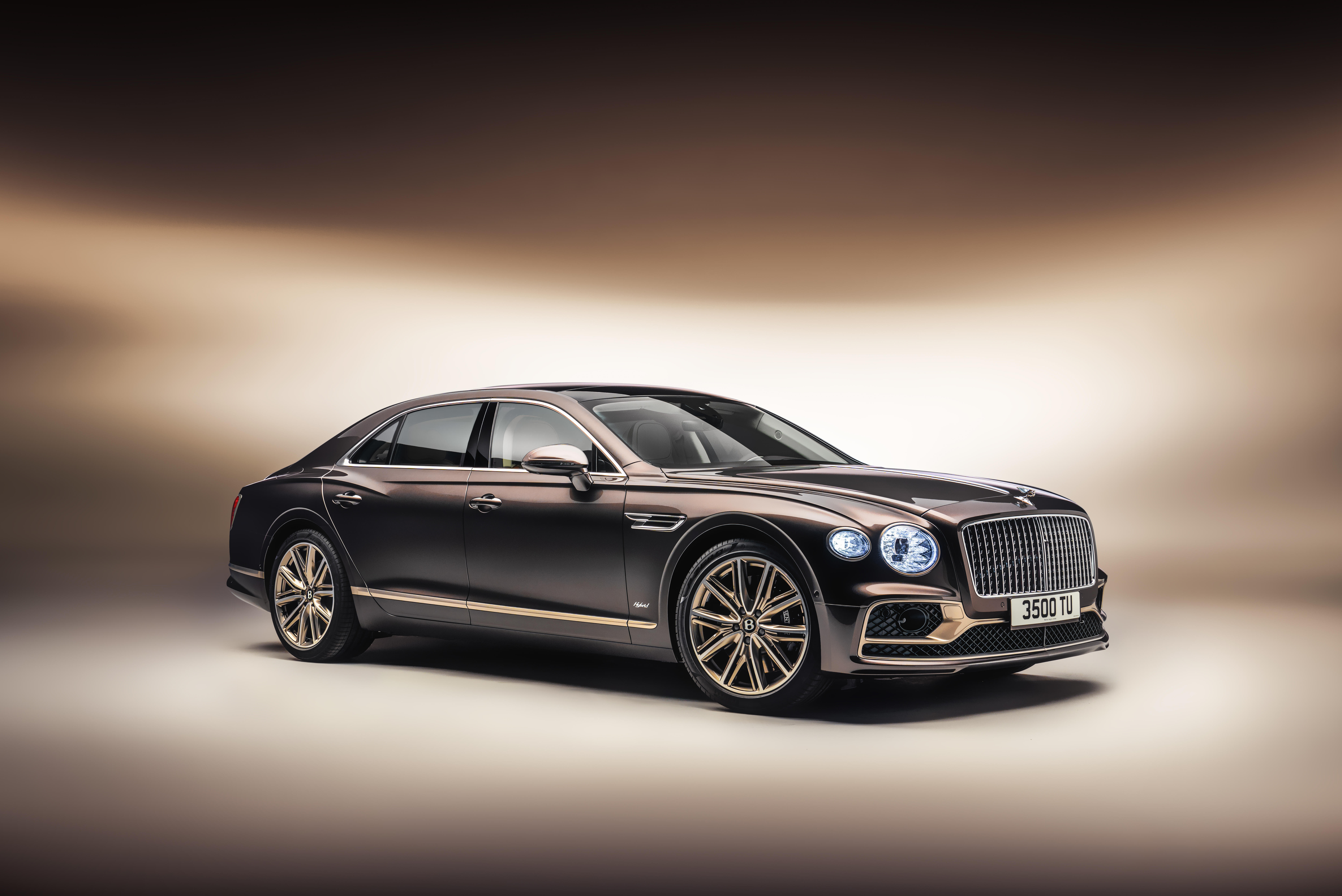 科氪宾利发布飞驰插电混动遨世版诠释未来愿景