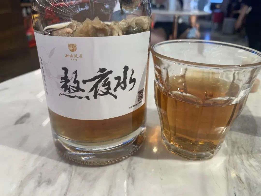 又贵又难喝的“熬夜水”，被资本盯上了