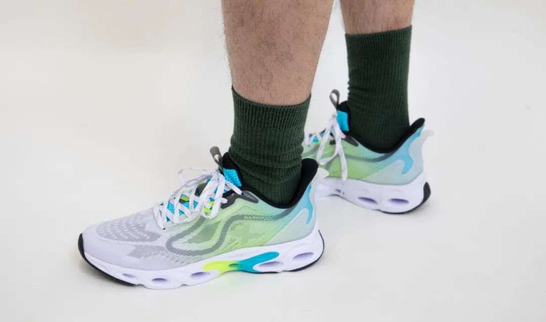 鸿星尔克、李宁、安踏……“野性消费”了6款国产跑鞋，我真香了