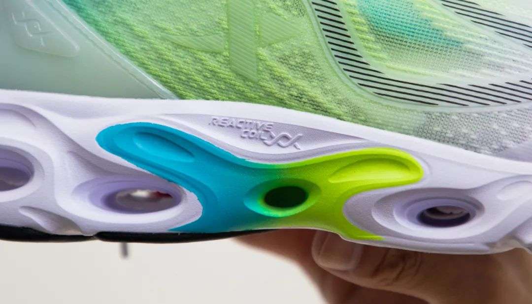 鸿星尔克、李宁、安踏……“野性消费”了6款国产跑鞋，我真香了