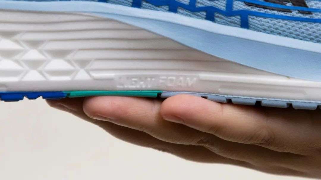 鸿星尔克、李宁、安踏……“野性消费”了6款国产跑鞋，我真香了