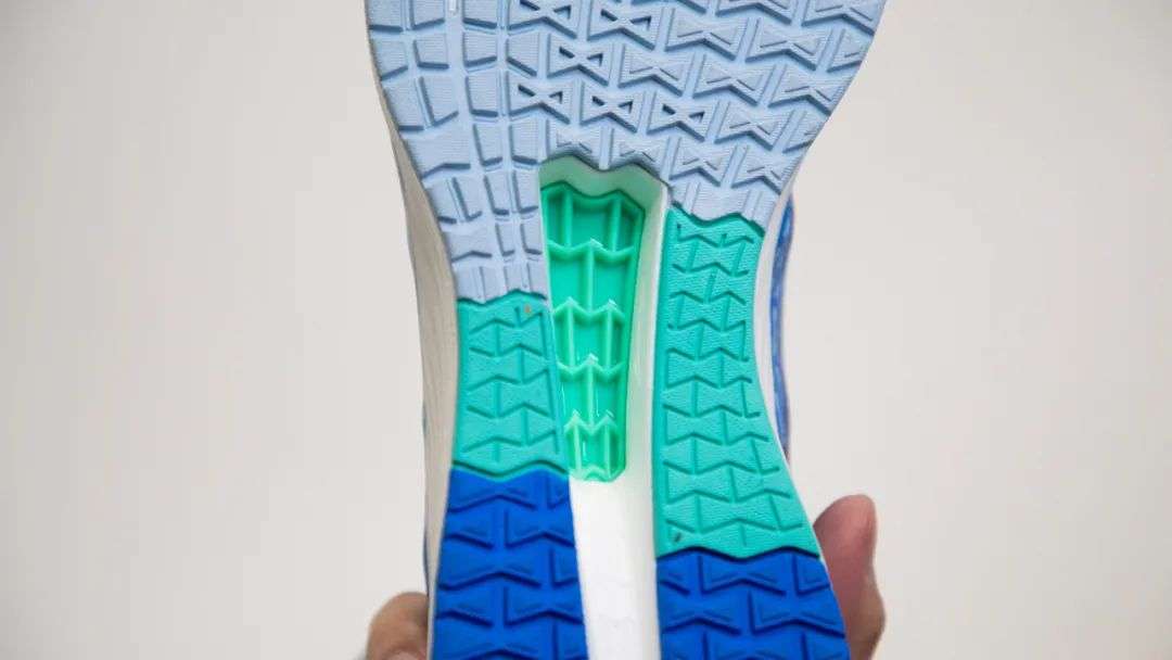 鸿星尔克、李宁、安踏……“野性消费”了6款国产跑鞋，我真香了