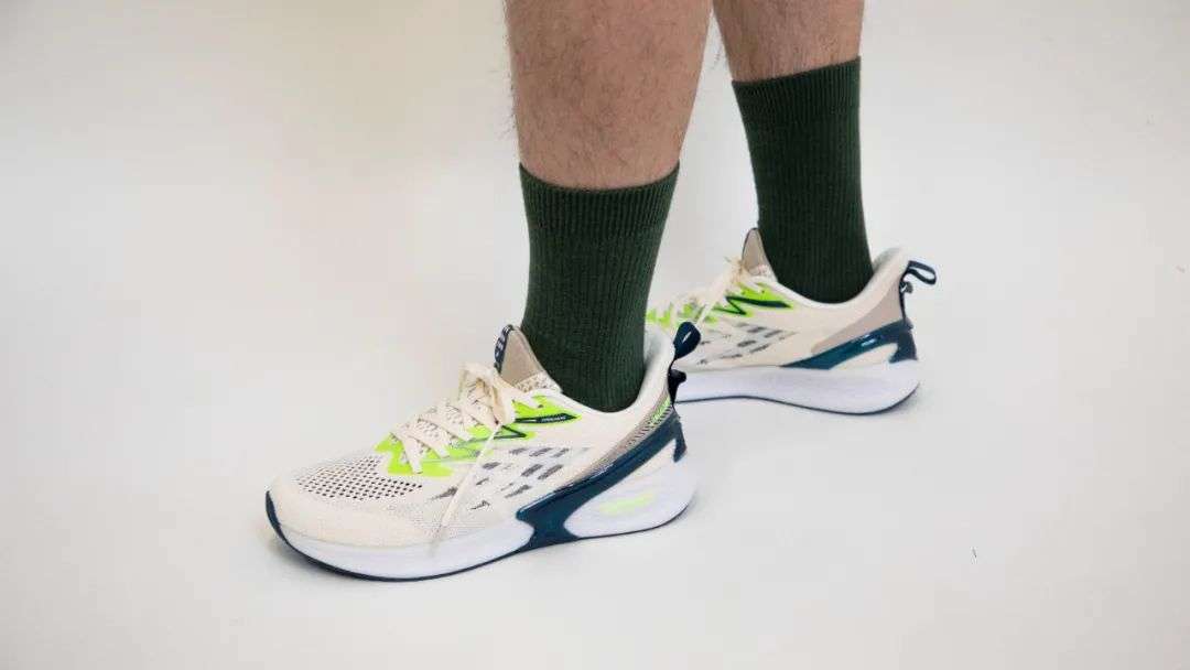 鸿星尔克、李宁、安踏……“野性消费”了6款国产跑鞋，我真香了