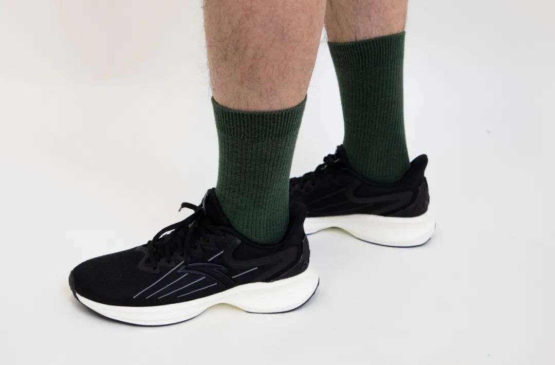 鸿星尔克、李宁、安踏……“野性消费”了6款国产跑鞋，我真香了