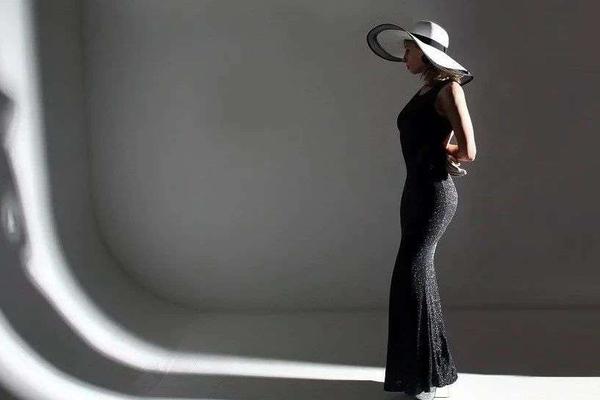 白沟调查：8万人4000工厂，500亿箱包之都为何不抵LV们零头？