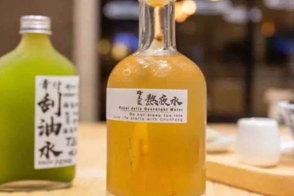 当"卖药的"盯上年轻人，功能性食品的千亿新市场悄然浮现