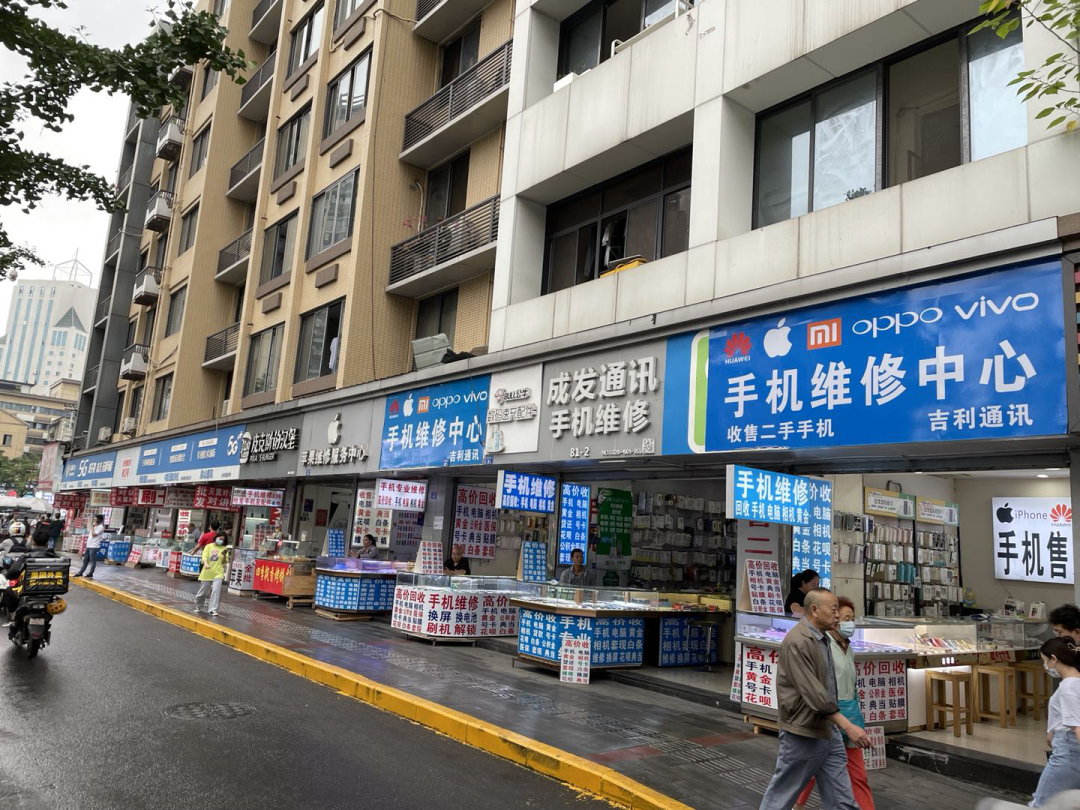 在中国卖手机，开始考核“进MALL率”