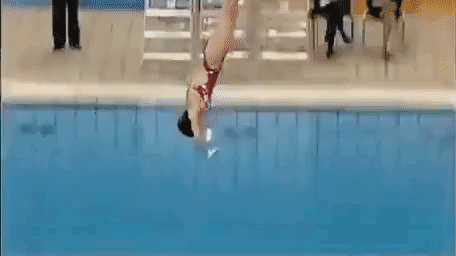 “水花消失术”背后，跳水运动员经历了无数次水面的重击