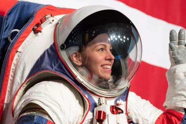 NASA月球宇航服开发延迟或影响2024年登月 马斯克愿意帮忙