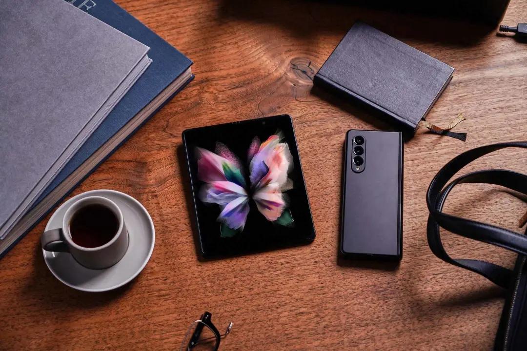 最前线｜三星发布Galaxy Z系列折叠手机，售价999美元起