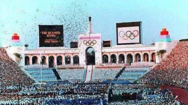 第一届现代奥运会诞生于1896年的希腊雅典,当时奥运会的规模小得可怜