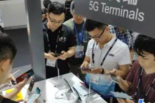 你不想换新手机，可能是因为手机行业太“内卷”