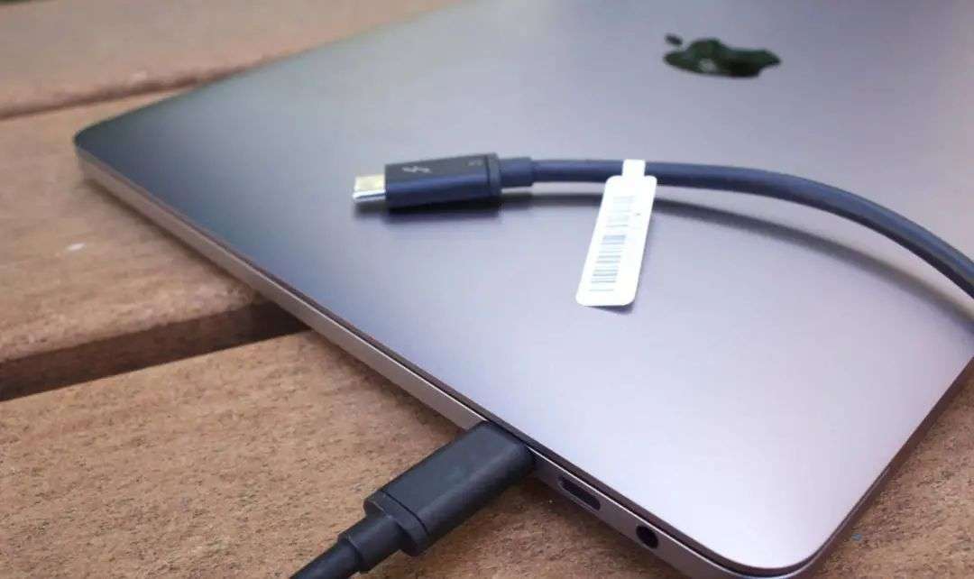 欧盟想让 iPhone 用上 USB-C ，这事能成吗？