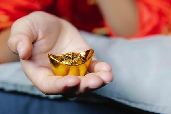 国人买金史：华尔街大妈之后，年轻人开始在直播间里囤金