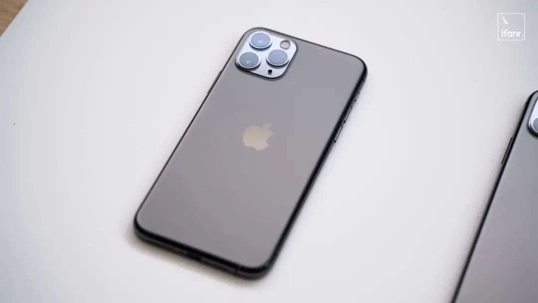 3年前发布的 iPhone XR能卖12万元，这里藏着一个你未曾发觉的苹果市场