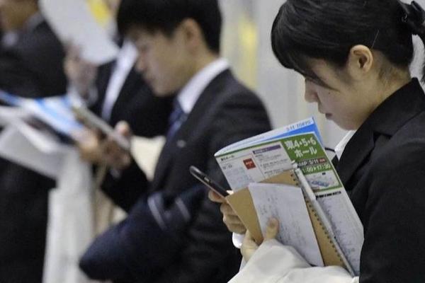 被嫌弃的日本博士：学历越高，赚钱越少？