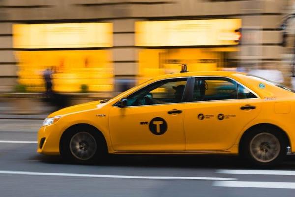 网约车中场战事：曹操出行融资数十亿，谁在觊觎龙头位置？