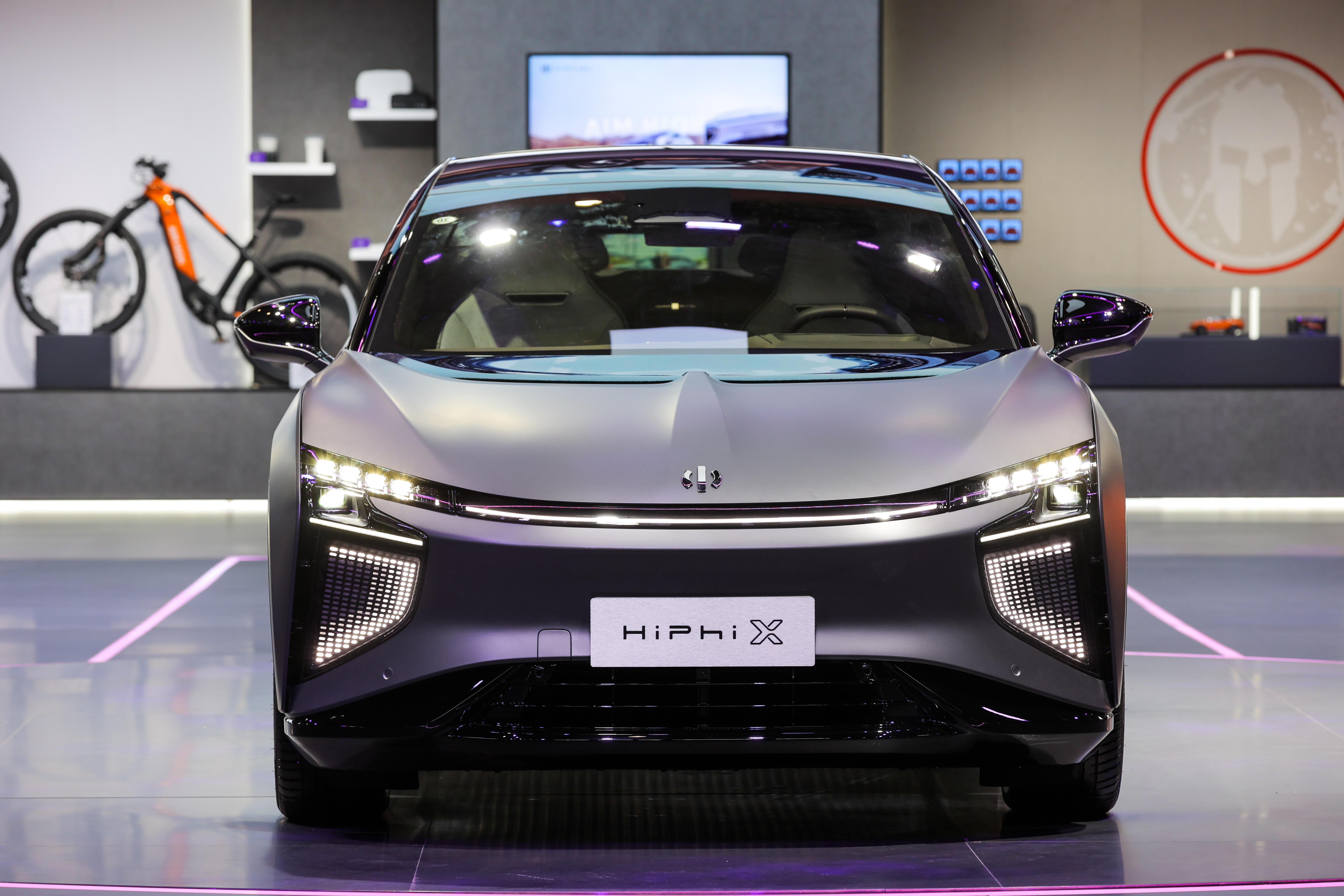 100天累计交付超1000辆国产电动车天花板高合hiphix迎来四座版