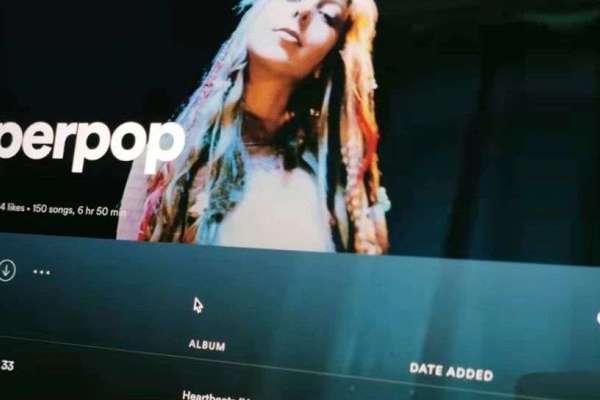 Hyperpop是怎么制造出来的？-36氪