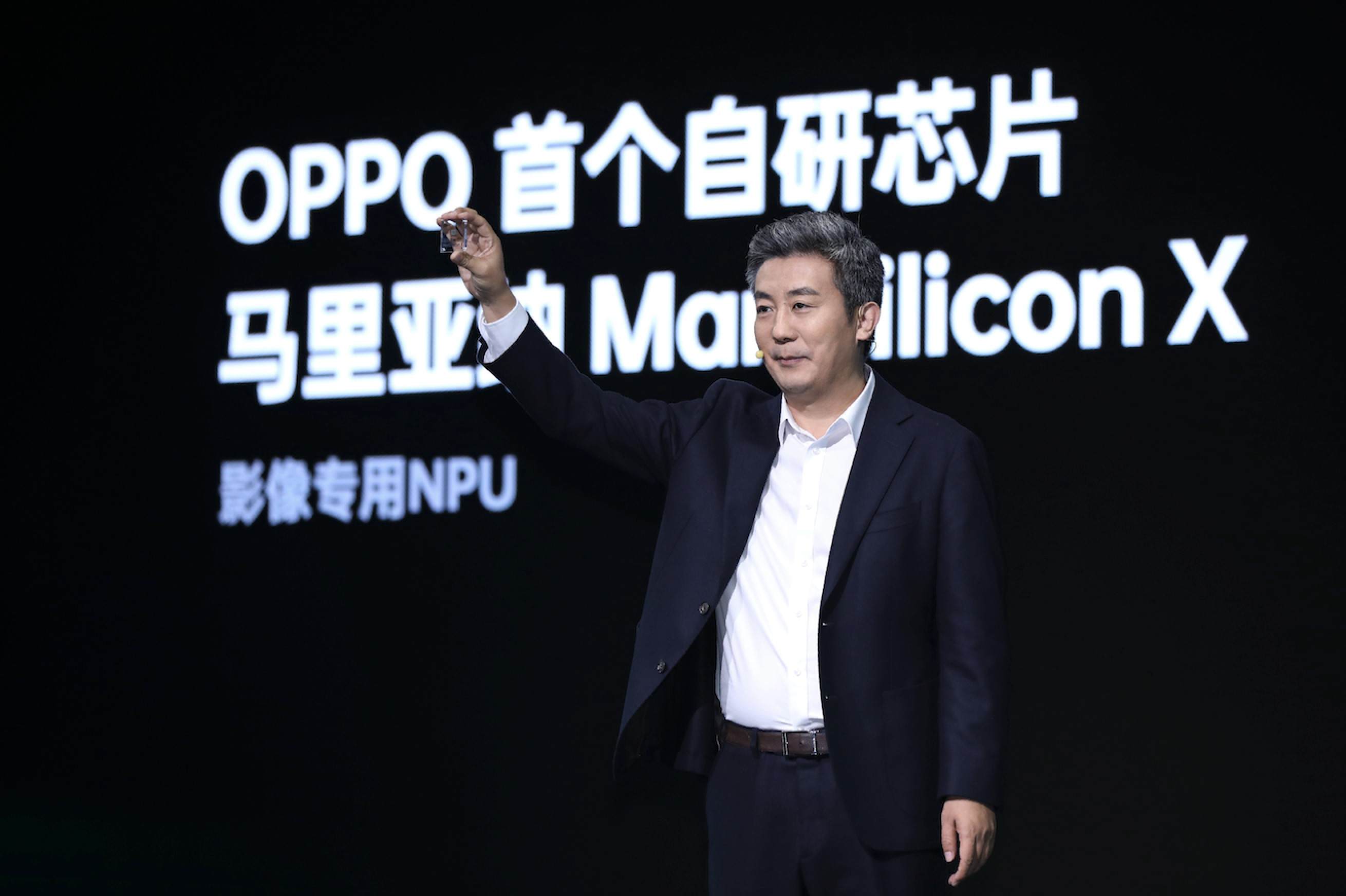 最前线丨OPPO发布首款6nm自研NPU芯片，以及首款智能眼镜