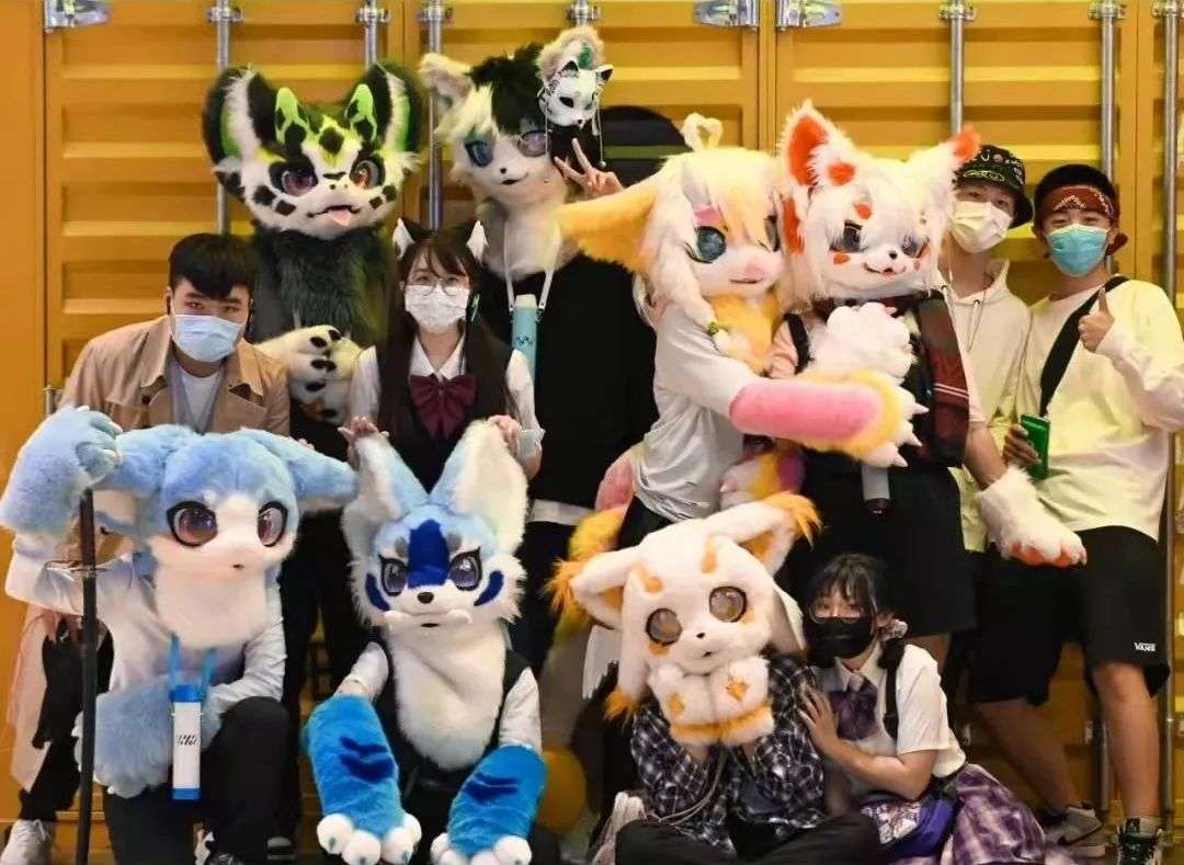 豪掷上万元买一身兽装兽人控的秘密纠结和爱