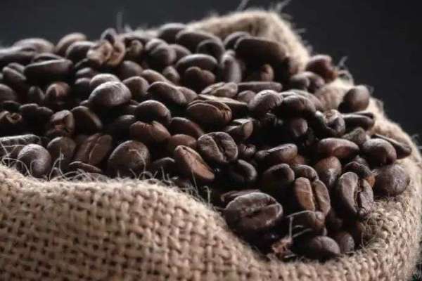 亚洲咖啡革命：星巴克遇到真对手，本土咖啡品牌涌现
