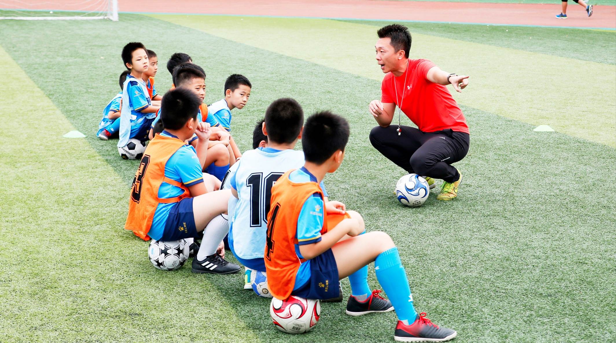 提高射门精准度的技能训练 - 涨球 | 最纯粹的青训足球教案平台