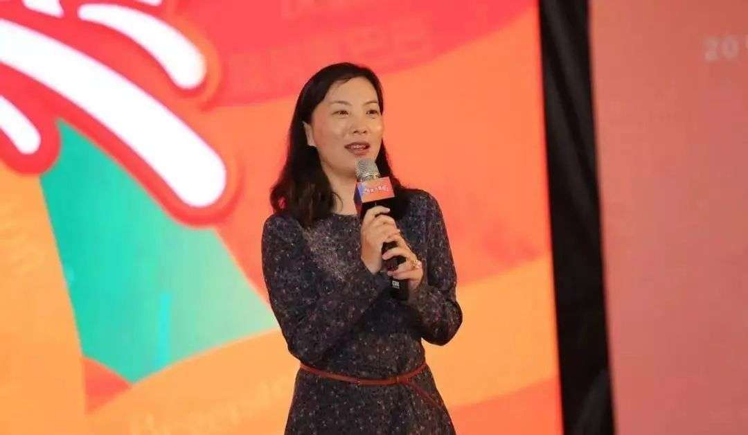 36 岁的李瑜和 38 岁的王金平分别担任中国大陆地区以及港澳台,海外